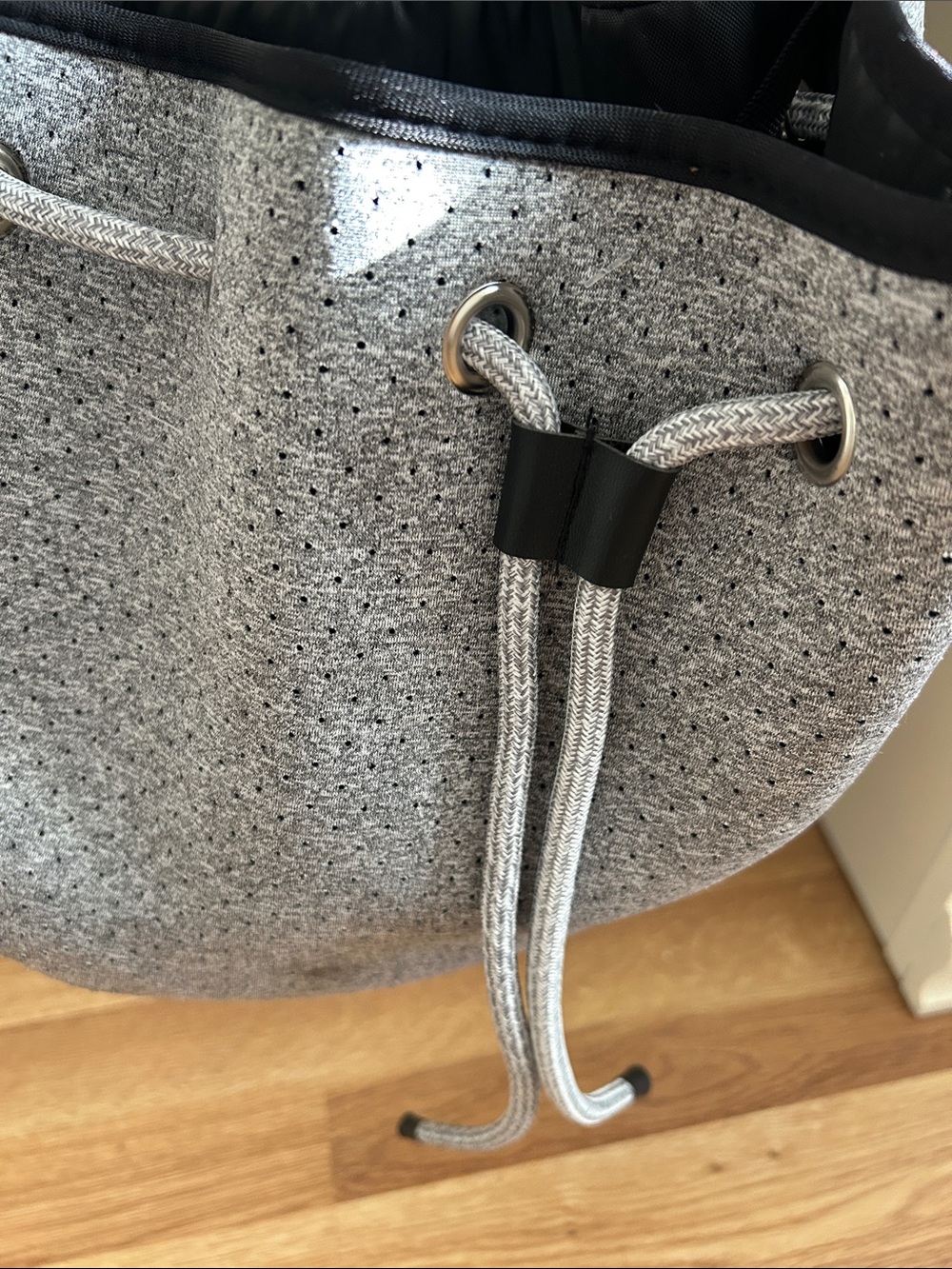 Happy Elsie Bucket Back Drawstring - Picture 2 of 8